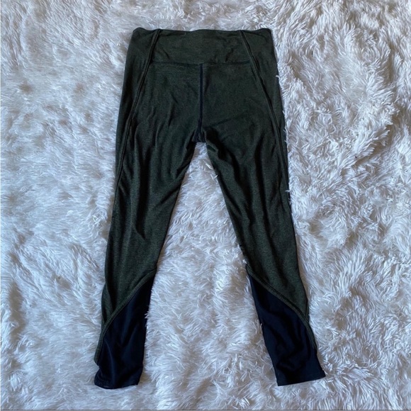 ◾️Free People Movement Capri Workout Legging With Mesh Cut Out Leg - Picture 2 of 5